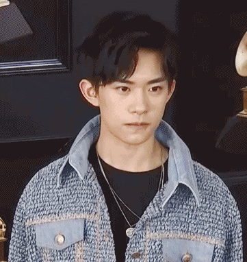 易烊千玺亮相格莱美气场十足格莱美造型排名第15秒众欧美男神