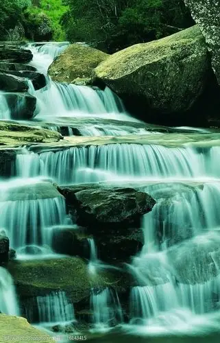 关键词:河水 山水 石头 岩石 瀑布 山间 绿石 风景 旅游风光 山水风景
