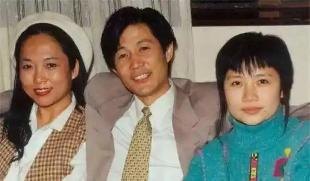 原创李娜韩红翻唱她的歌成经典34岁削发为尼其母整日以泪洗面