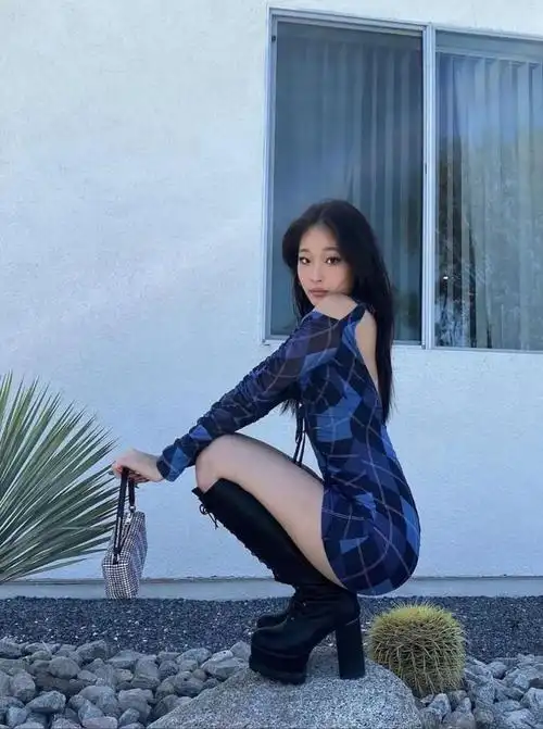 ella gross另外一位让新女团的关注度up up up的,还有被称为【jennie