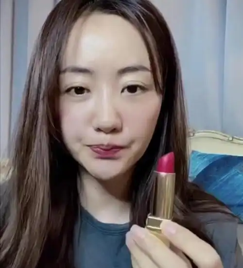 杨蓉很会买口红有贵的也有便宜的色号都很适合黄皮