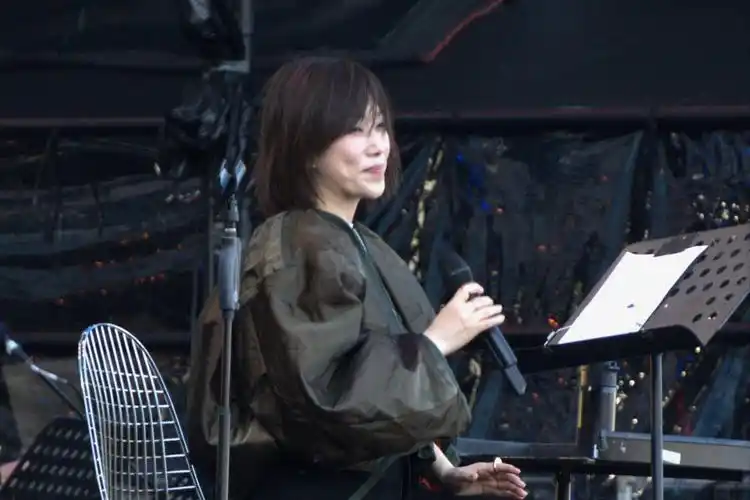 【林忆莲】纸飞机 至少还有你丨南京咪豆音乐节