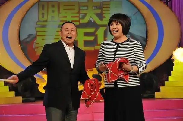 身高1.59米的潘长江,糟糠妻子陪他住8年厕所,爆红时转头嫌弃!