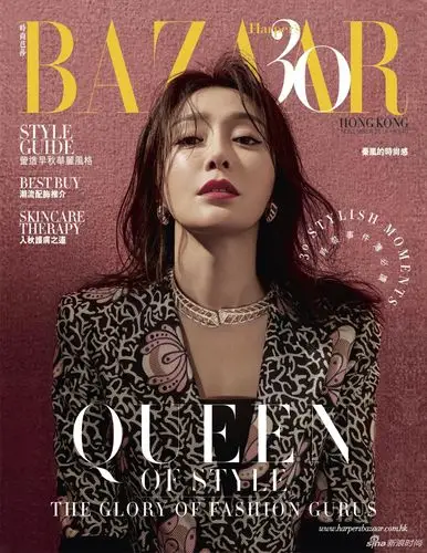 秦岚登港版芭莎十一月刊封面 黑衣红唇一颦一笑美艳动人