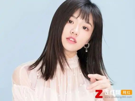 潘美烨的个人资料简介,外表青春靓丽和王鹤润长得好像