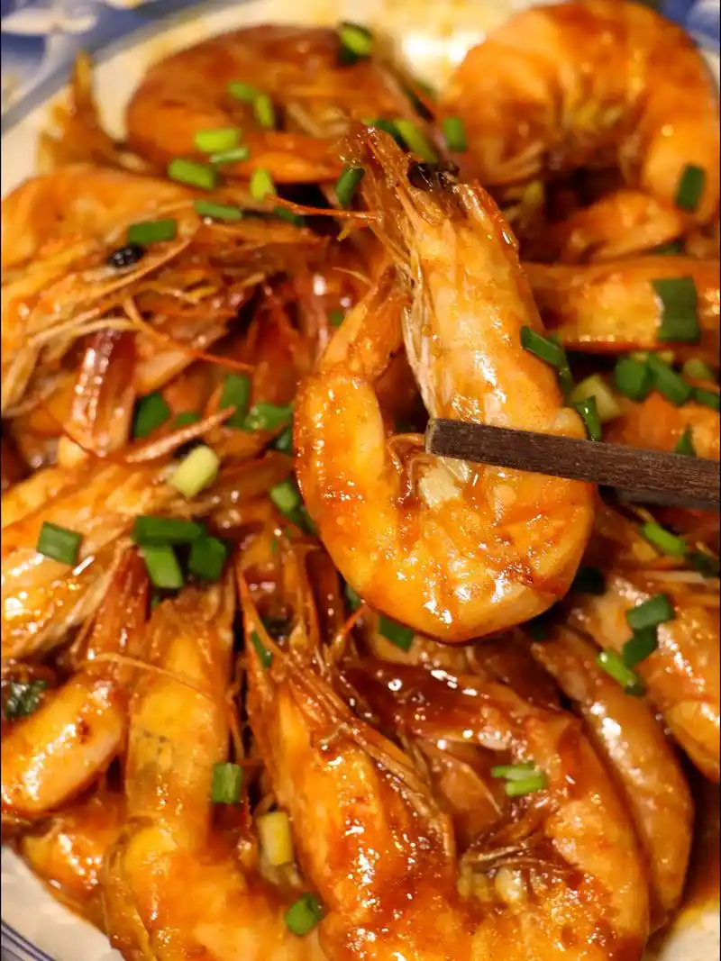 油焖大虾#教程分享.哈喽~今天分享一道简单美味的家常菜--油 - 抖音