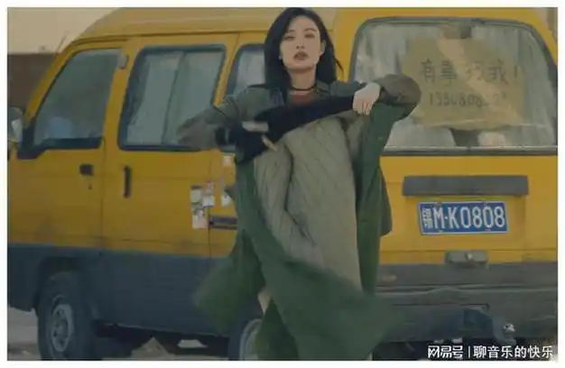 倪妮身材偏瘦但她有一种高级美张艺谋的眼光从来不会错