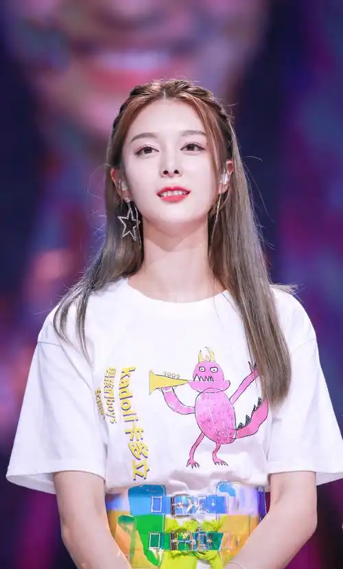 傅菁创造101最新高清图片