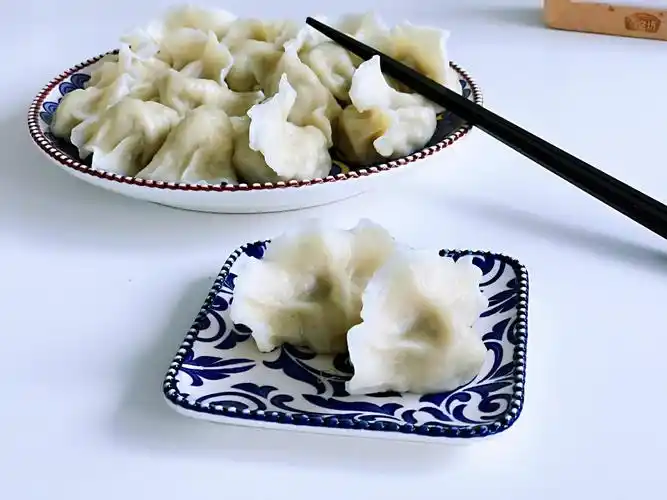 天热我家常吃这菜价格不贵营养却很全面包饺子吃特别鲜美