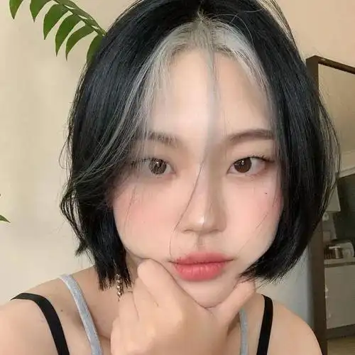 其实是偏灰色的亚麻棕,也是一款很高级的颜色哦~真的