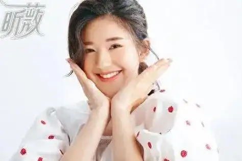 赵露思比心萌态百出粉丝纷纷表示被圈粉