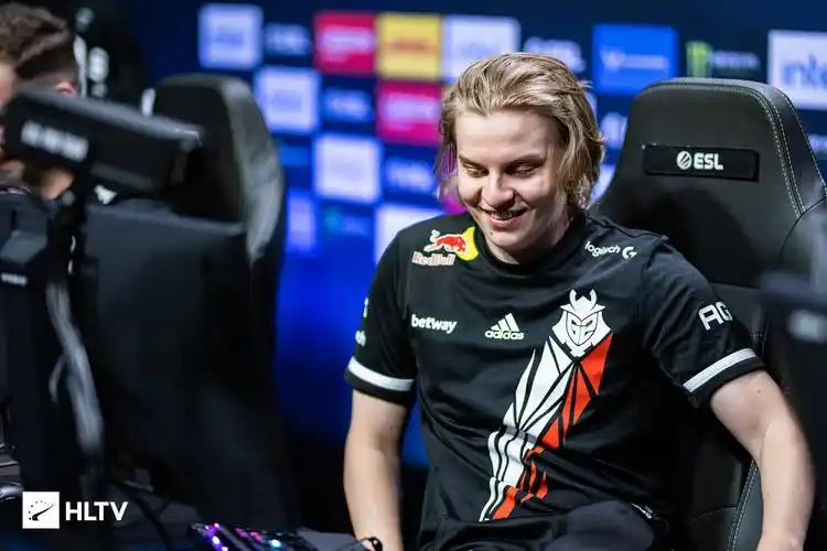 nip首席运营官calc透露,aleksib将会从hampus的手中接