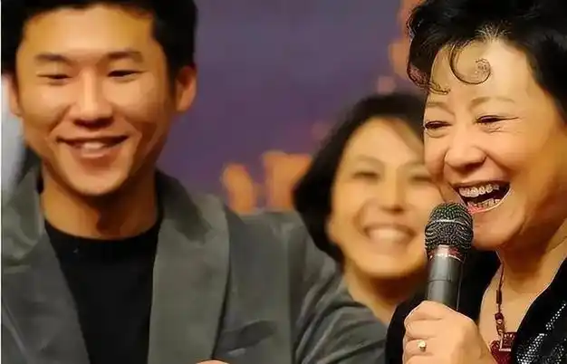 隐藏太深的明星母子,不知道的以为他们是草根,其实母亲都不简单|王骁|