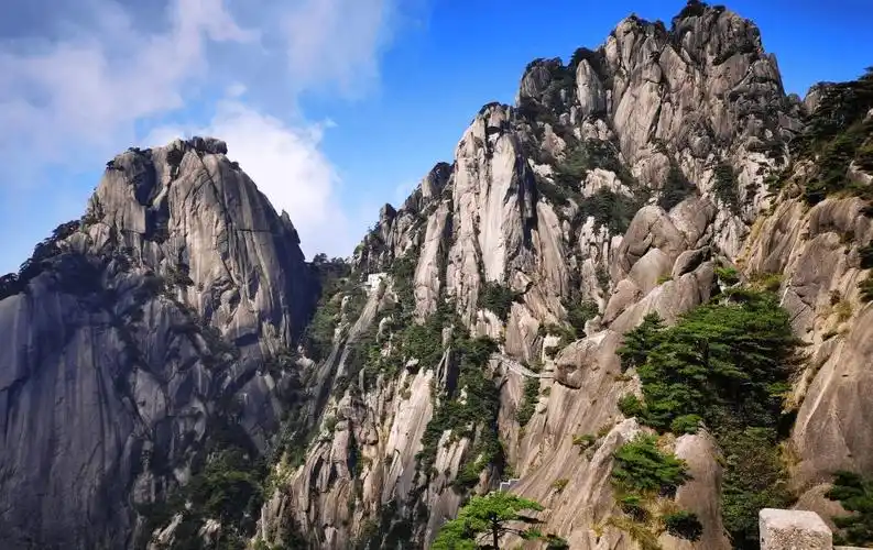 中国最美的十大山峰美得令人窒息胜似人间仙境你打卡过几座