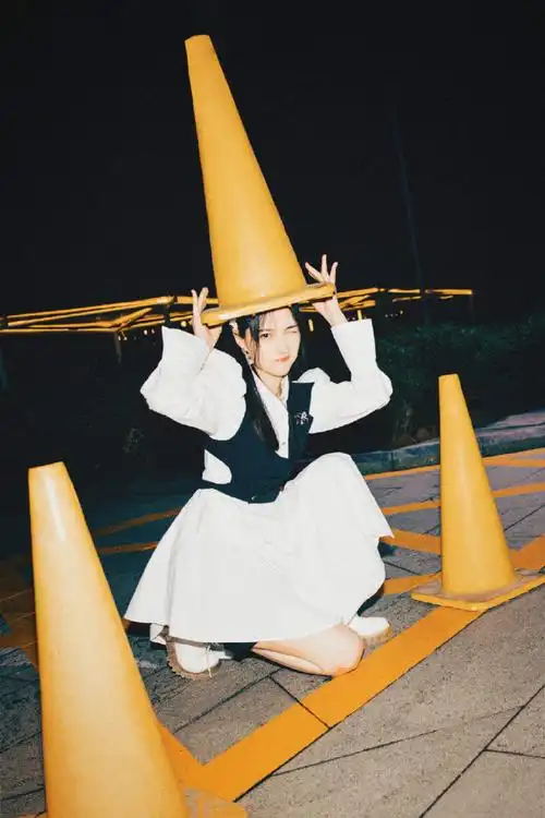 赵嘉敏夏日胶片感写真