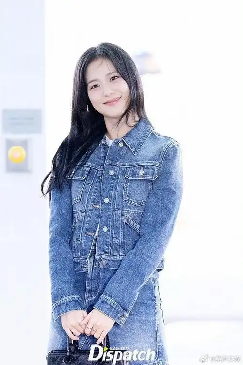 金智秀时装周机场出发路透##金智秀机场出发生图