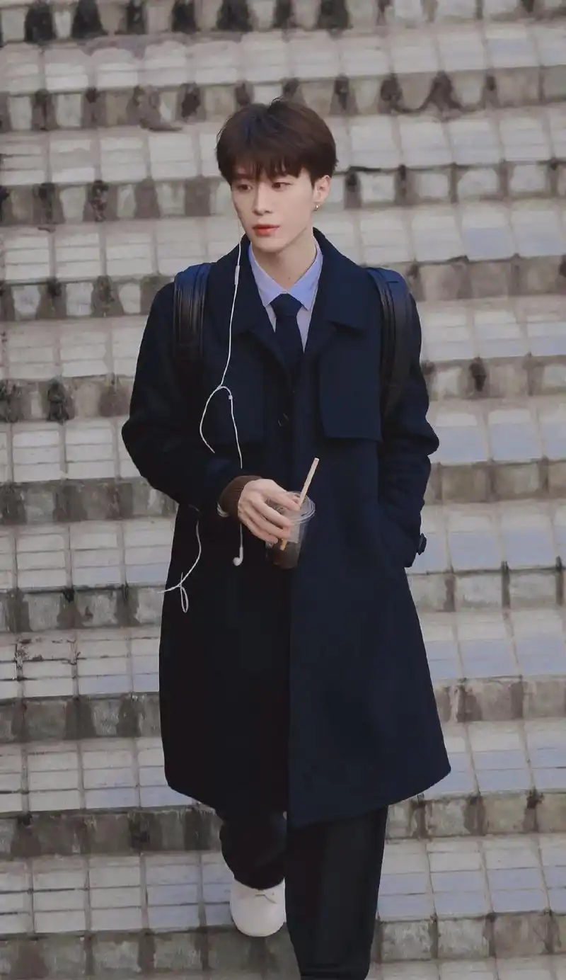 范丞丞壁纸|如果只能选一张,你会选?无水印高清壁纸免费取,评 - 抖音