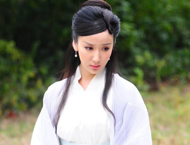 李金铭 ,《爱情公寓》中饰演陈美嘉,穿上古装的陈美嘉简直就是将她的