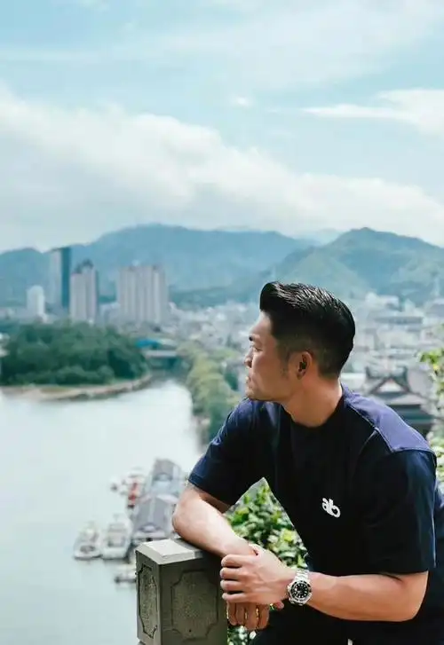 李玖哲自曝被雪藏7年 他的歌真的很经典 现在他的夏天回来了