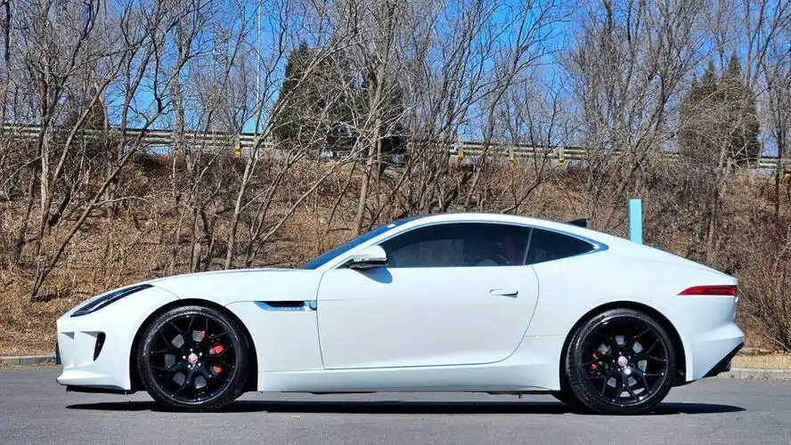 最新到店2018年捷豹ftypesc硬顶版跑车指导价798万