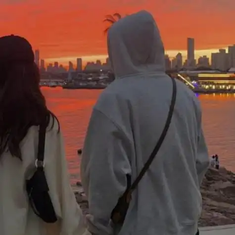 背影情侣头像,青春就是和你一起疯狂一次