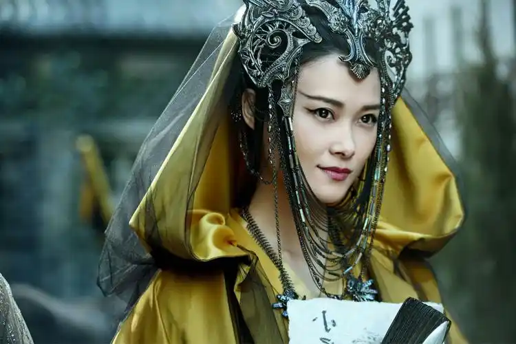 李宇春演绎王者第五首主打歌《木兰》,网友:没毛病