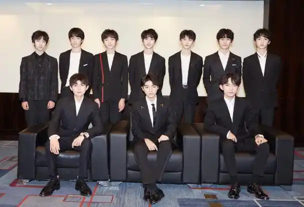 原创tf二代团发展受限,靠三位师兄带,成员各大综艺刷脸依然不火