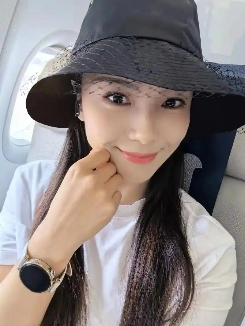 今日新图#刘涛 #笑容最治愈的女孩 #笑起来很甜 #又美又飒 - 抖音