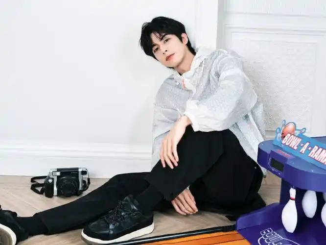 宋威龙超话宋威龙#skate rainbow#    从模特跨界变身演员,颜值演技