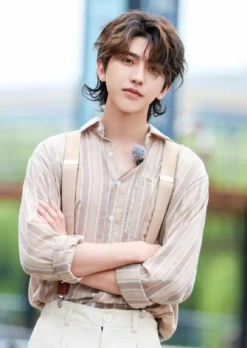 浙江卫视818晚会节目单,蔡徐坤开场,刘雨昕刘宇希林三王汇聚