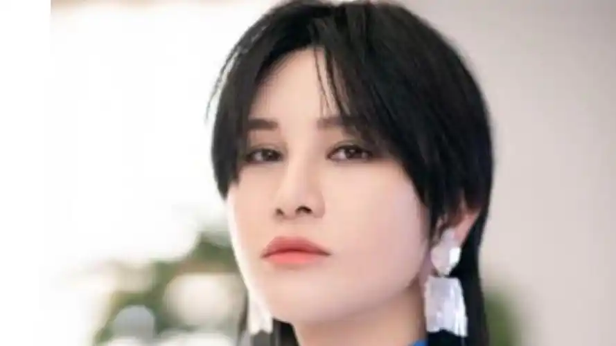 尚雯婕换新发型