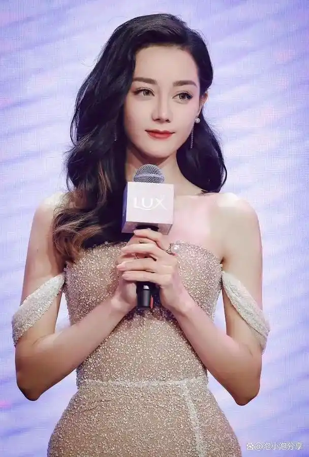 迪丽热巴 #迪丽热巴美神降临 #清纯甜美 #美炸了 #我眼 - 抖音