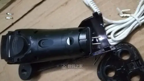 拆解飞科三刀头剃须刀fs372