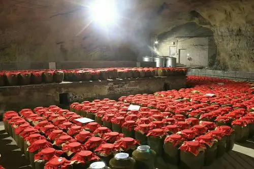 关于土陶酒缸窖藏白酒的几点注意事项