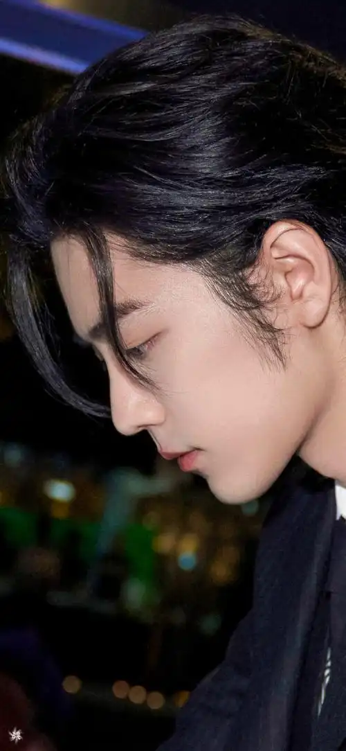 肖战黑西装十五宫格##肖战超话爆了##肖战从继承人到掌权人