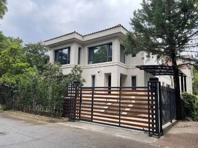 三环边上的独栋别墅随时可看房