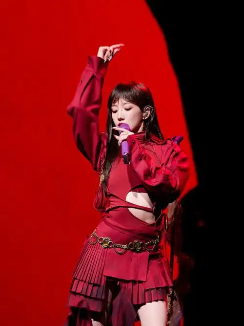 孟美岐2024夏日岐遇音乐会##孟美岐荒漠野玫瑰造型