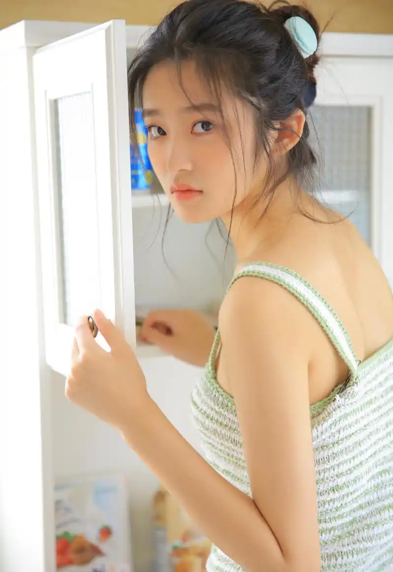 柴蔚  美腿玉足合集,这脚也太嫩了