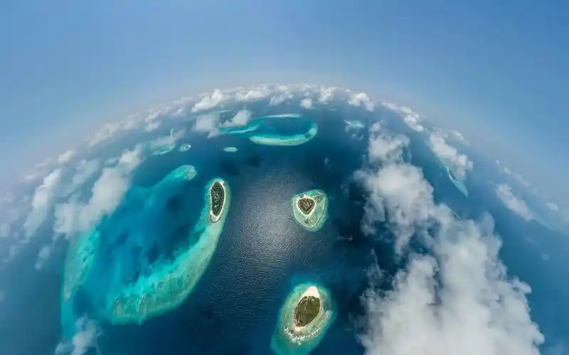 蓝色的海岛360全景图 航拍上帝视角