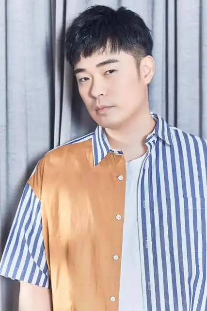 陈赫:二婚娶大1岁张子萱,婚后连生二胎,如今一家四口其乐融融