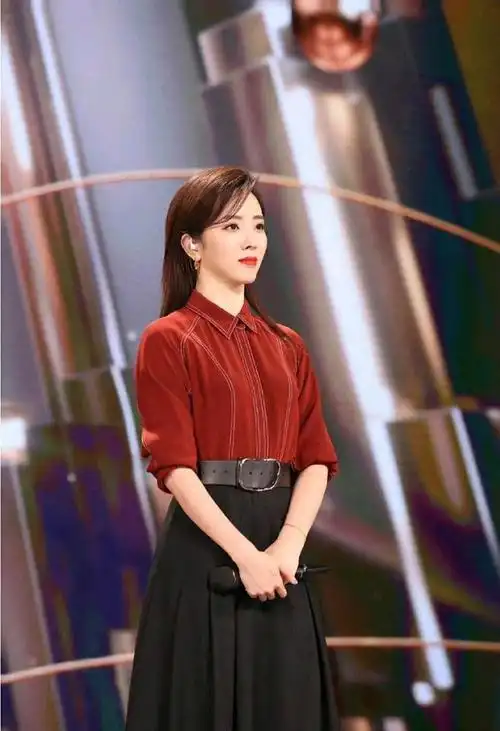 央视最美主持人李思思