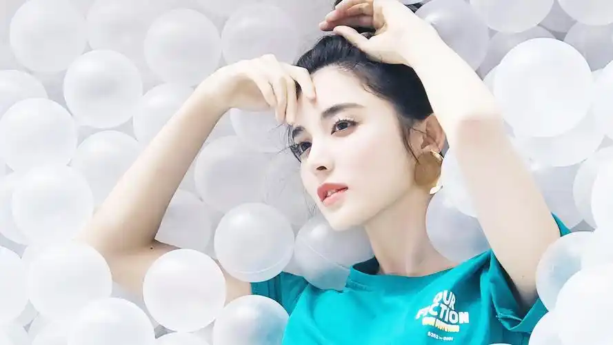 明星风尚古力娜扎壁纸2