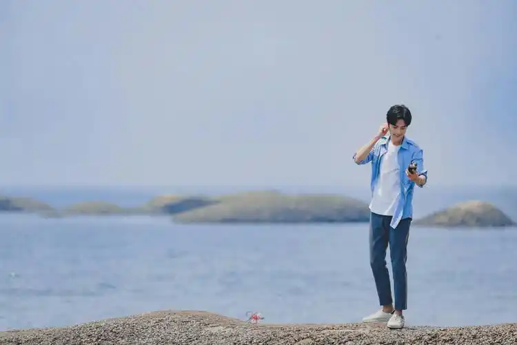 肖战厦门海边夏日壁纸