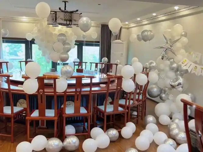 包间布置白银色女生生日布置