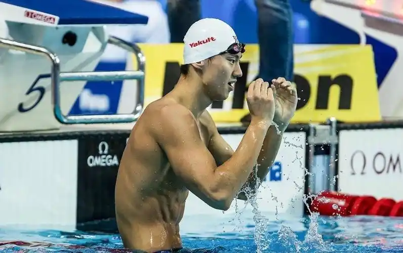 宁泽涛世锦赛夺冠7周年22岁成名26岁被迫退役游泳天才可惜