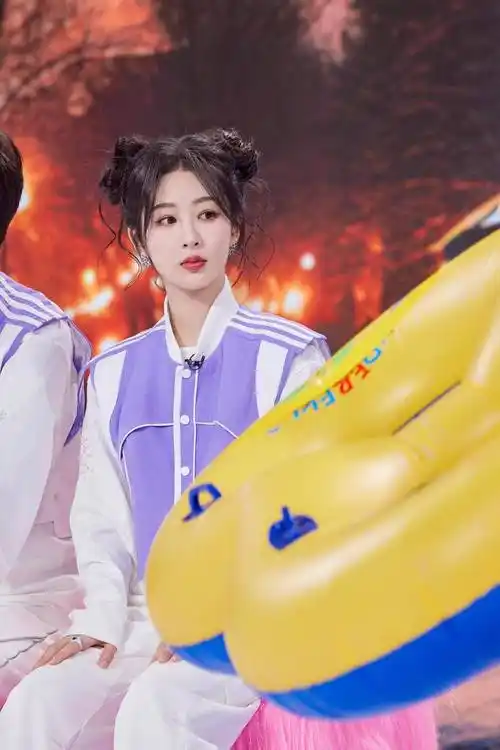 《要久久爱》剧组来了,杨紫心中"最搞笑男人"是谁 | 极目新闻