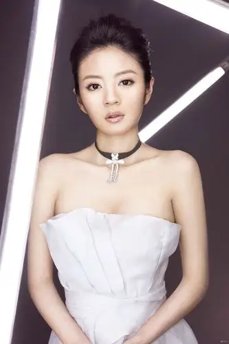 安以轩优雅灵动显大气公主范儿的女神很特别