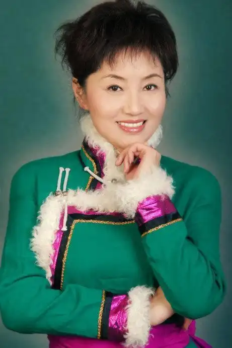 敖登高娃(内蒙古大学教授)_石塘网