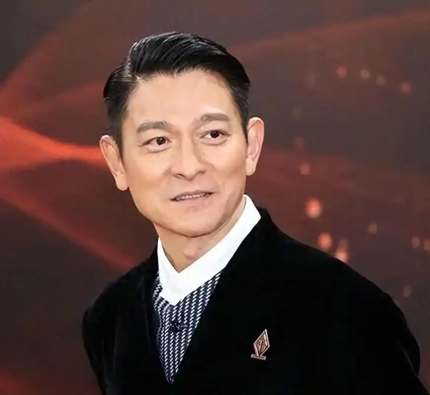 汤镇业一句话,彻底揭开刘德华的"真面目"其实他过得很可怜