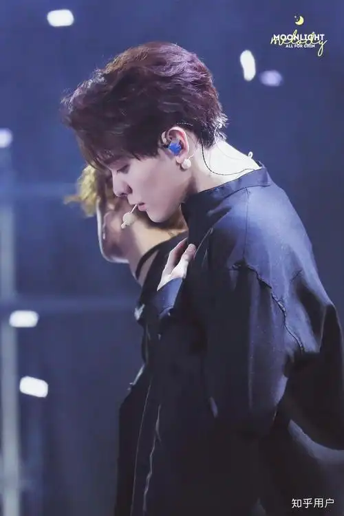 如何评价尤长靖的长相?